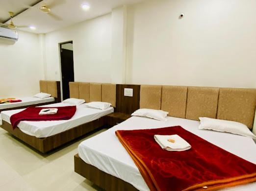 Hotel Soham Palace 우자인 외부 사진